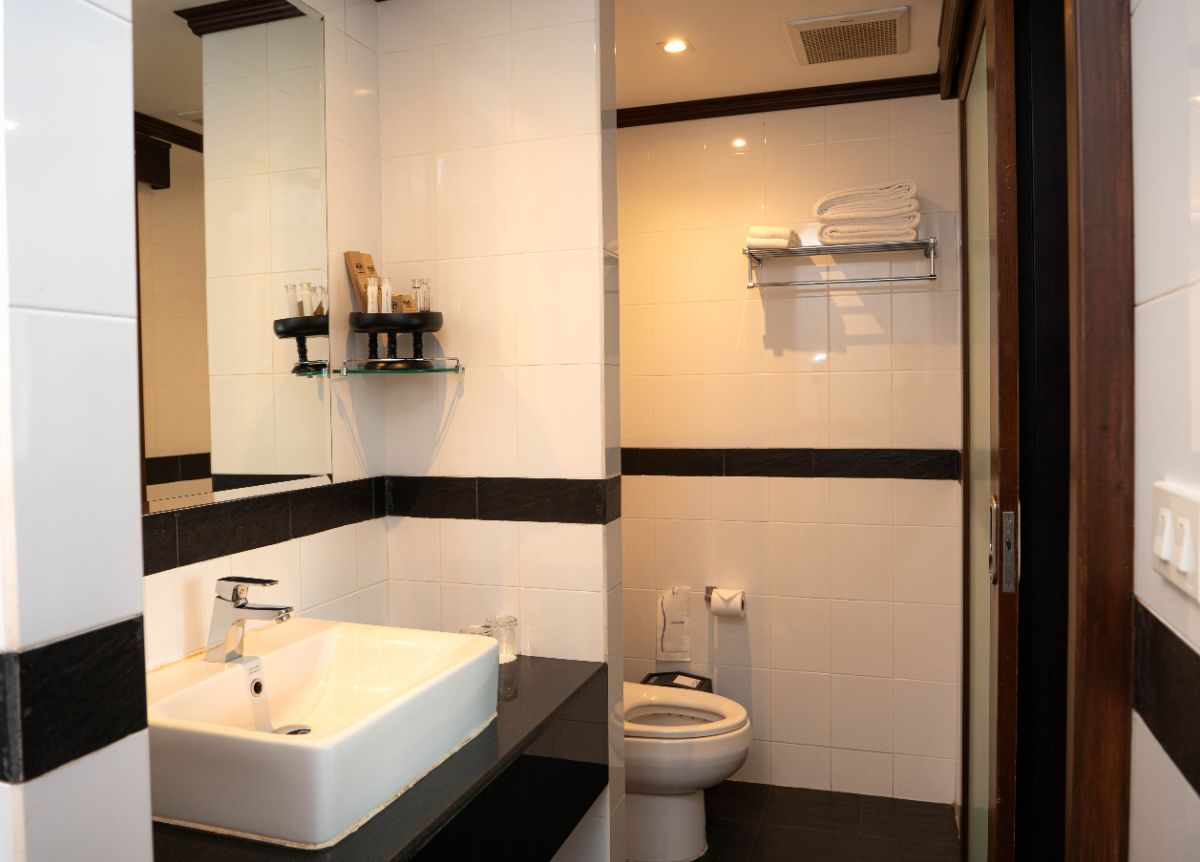 Victoria Cliff Resort Kawthaung - 4-Star Luxury Seaside Resort in Myanmar