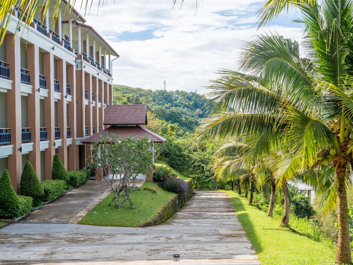 Victoria Cliff Resort Kawthaung - 4-Star Luxury Seaside Resort in Myanmar