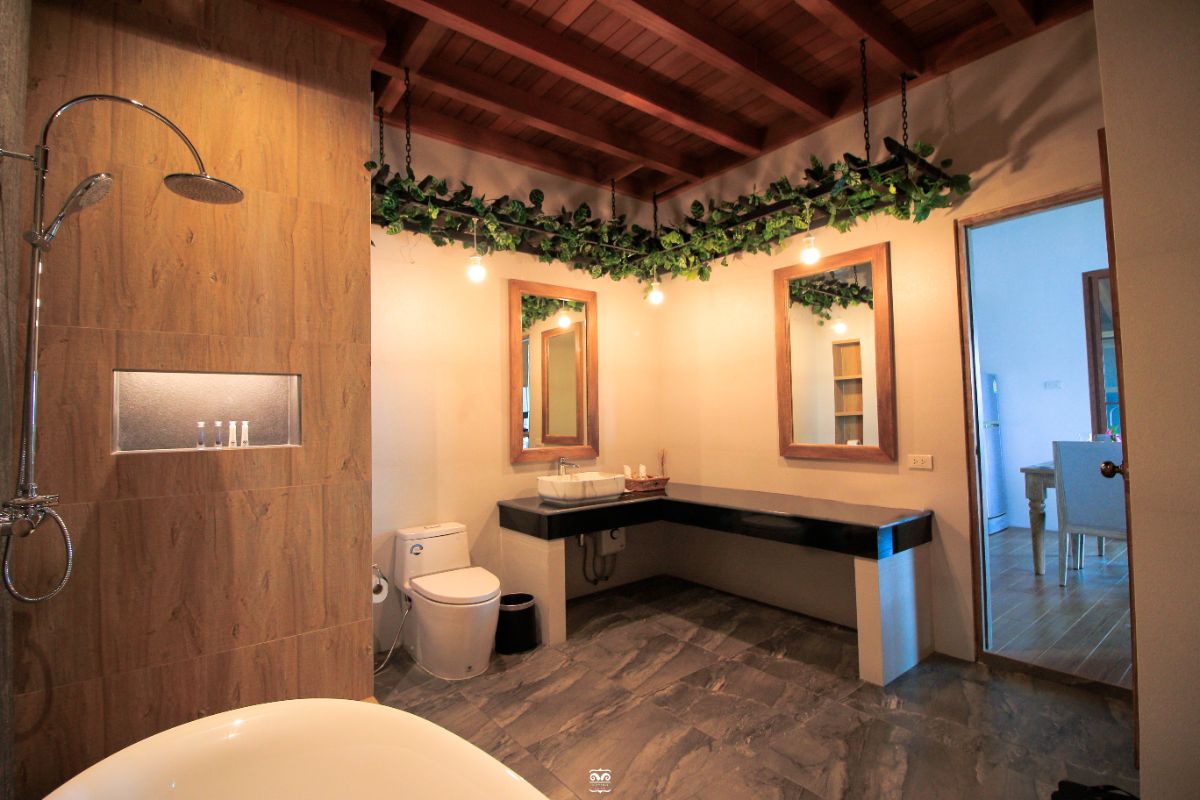 Victoria Cliff Resort Kawthaung - 4-Star Luxury Seaside Resort in Myanmar